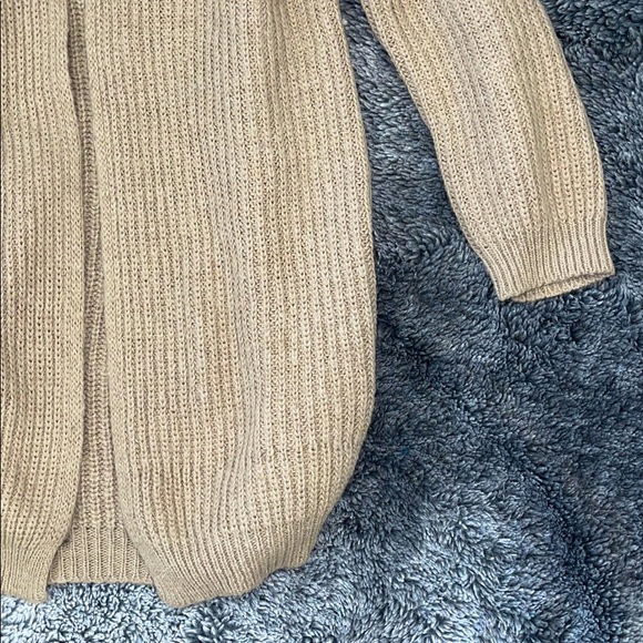 H&M Cable Knit Cardigan - Picture 2 of 6